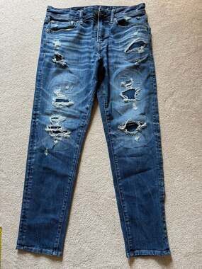 American Eagle AirFlex+ Temp Tech Move-Free Athletic Fit Distressed Jeans 31x32